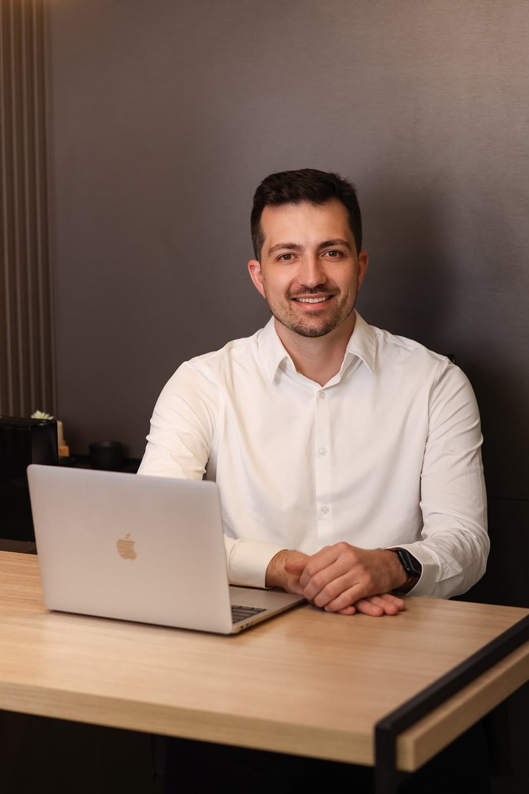 Dr. Andress Schneider